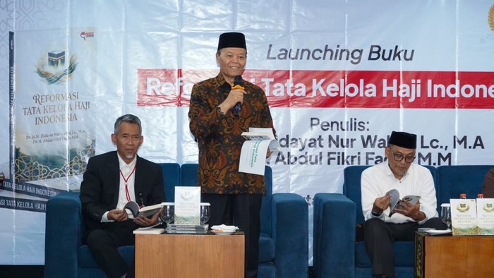 Hidayat Nur Wahid Luncurkan Buku tentang Reformasi Tata Kelola Haji Indonesia