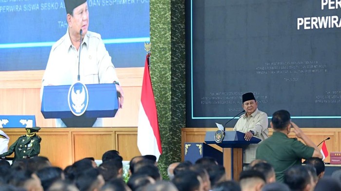 Prabowo Tekankan Disiplin dan Loyalitas Saat Beri Taklimat kepada 1.095 Perwira Siswa Seskoad