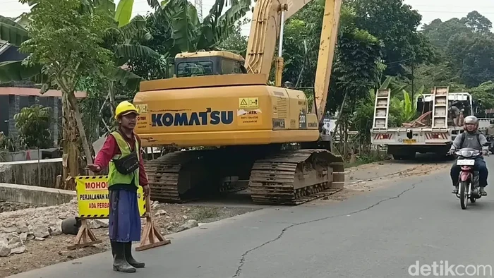 Pemkot Depok Perbaiki Jalan Raya Cipayung, Proyek Rp1,7 M Ditargetkan Rampung Oktober